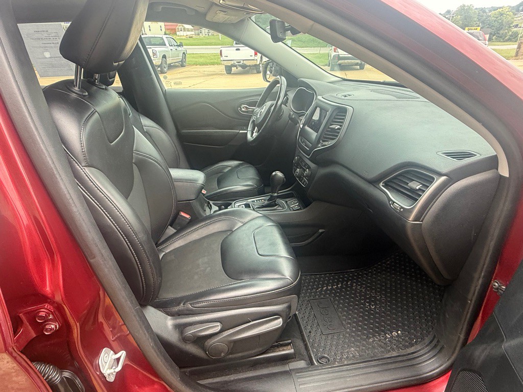 2019 Jeep Cherokee Image 12