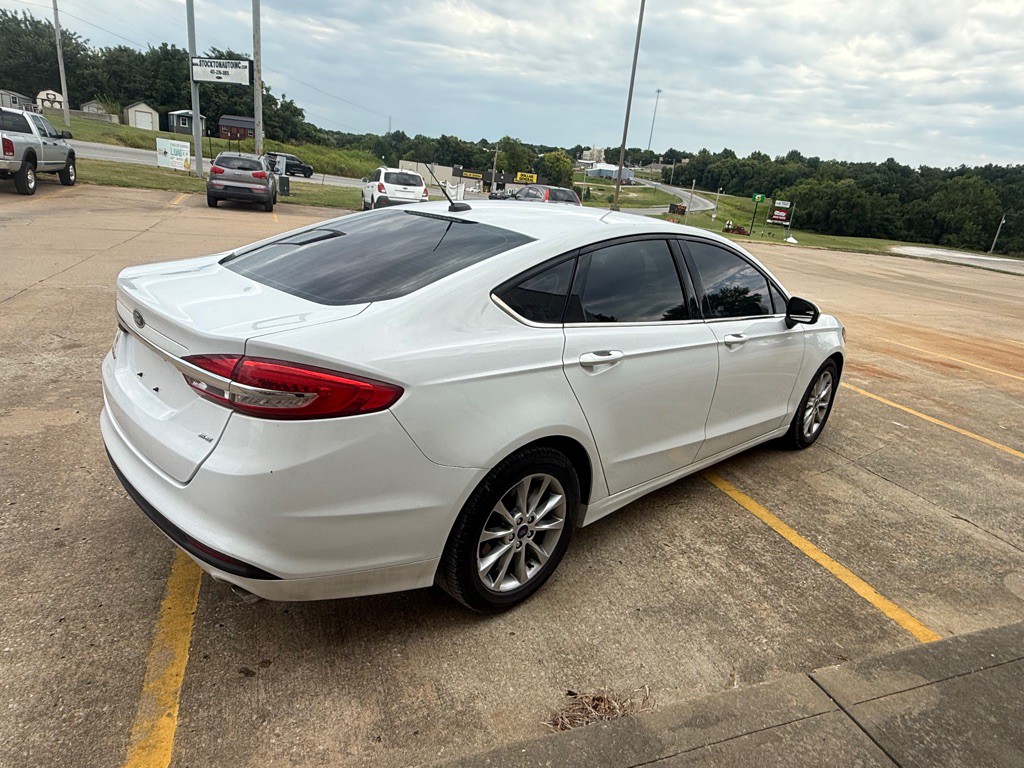 2017 Ford Fusion Image 5
