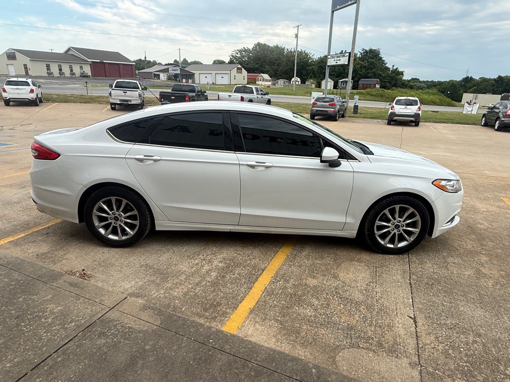 2017 Ford Fusion Image 6