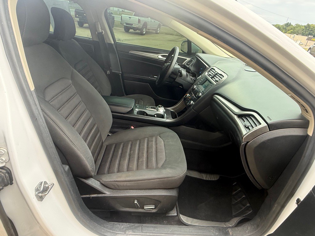2017 Ford Fusion Image 12