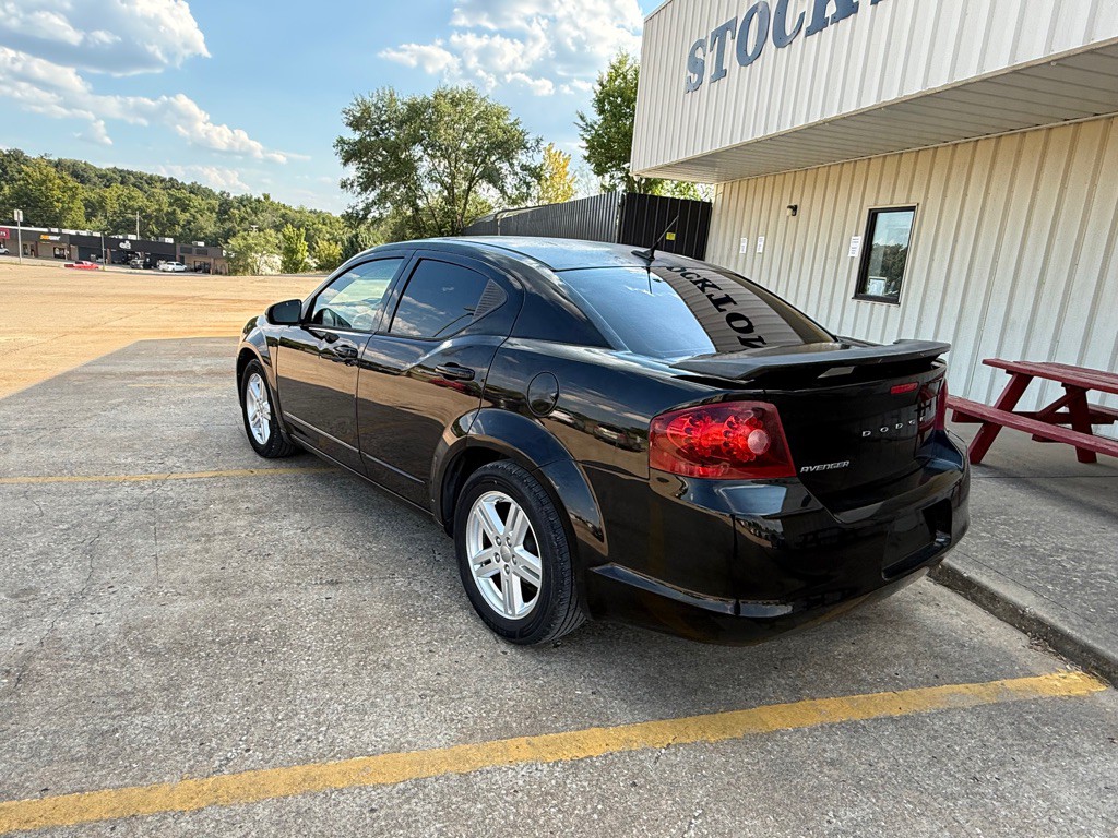 2012 Dodge Avenger Image 3