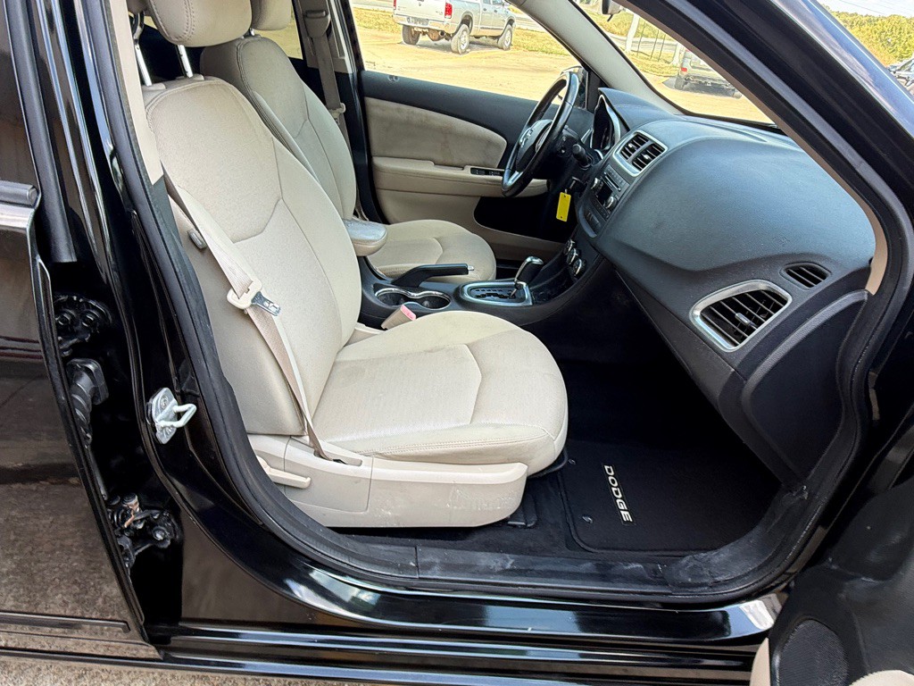 2012 Dodge Avenger Image 12