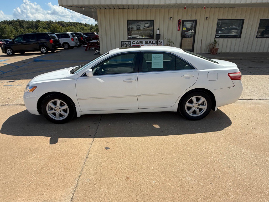 2009 Toyota Camry Image 2