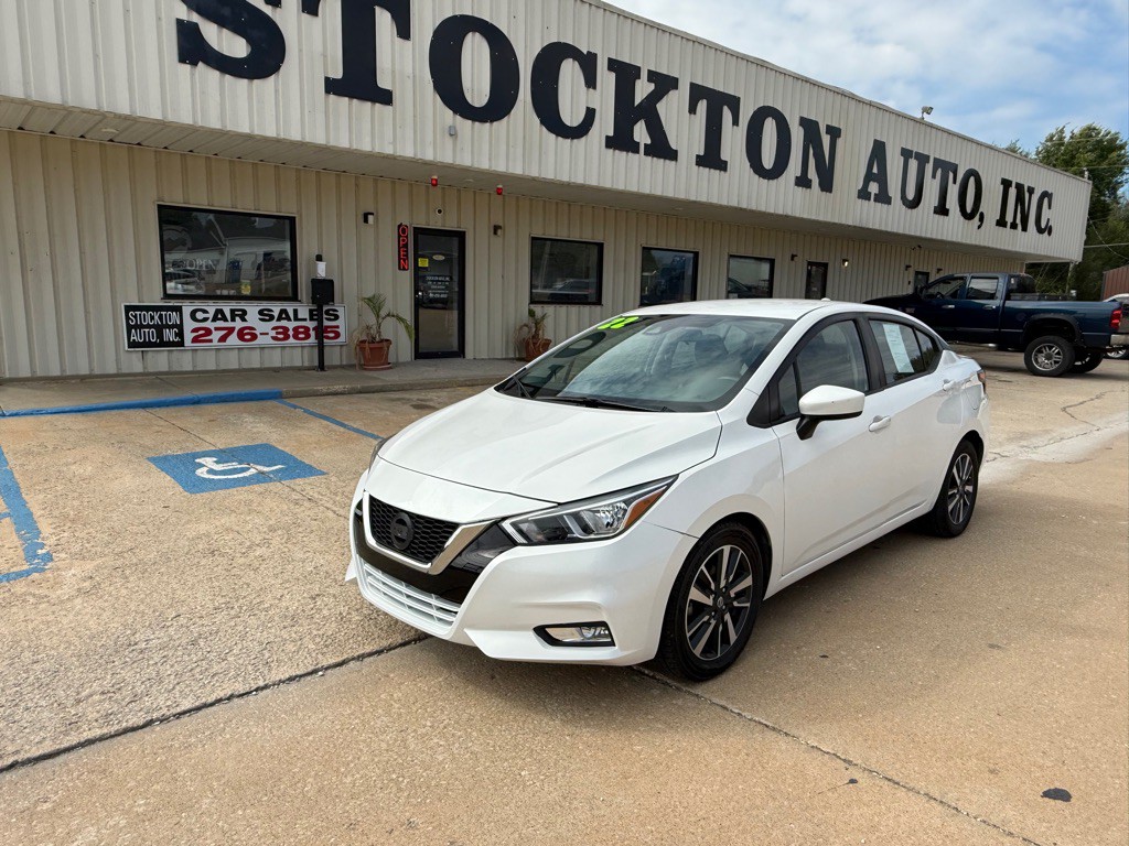 2022 Nissan Versa Image 1