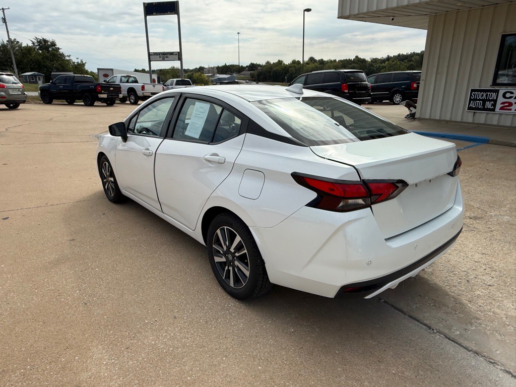 2022 Nissan Versa Image 3