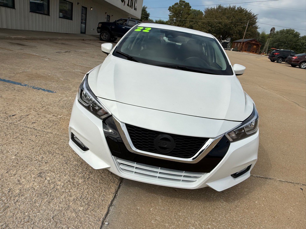 2022 Nissan Versa Image 8