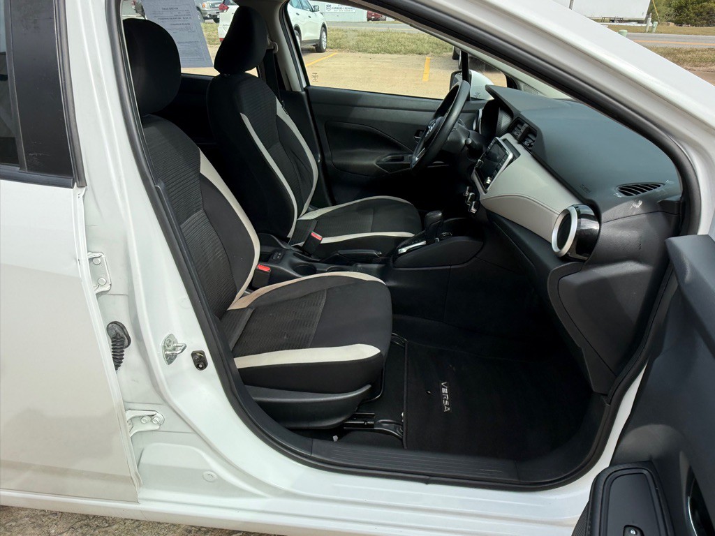 2022 Nissan Versa Image 12
