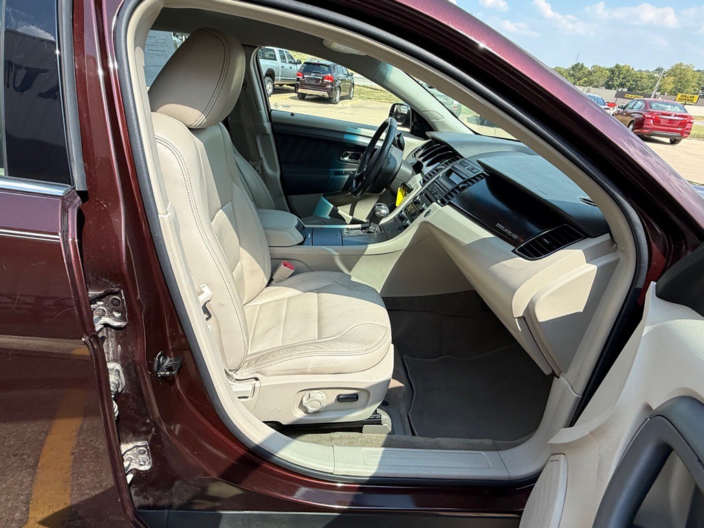 2012 Ford Taurus Image 12