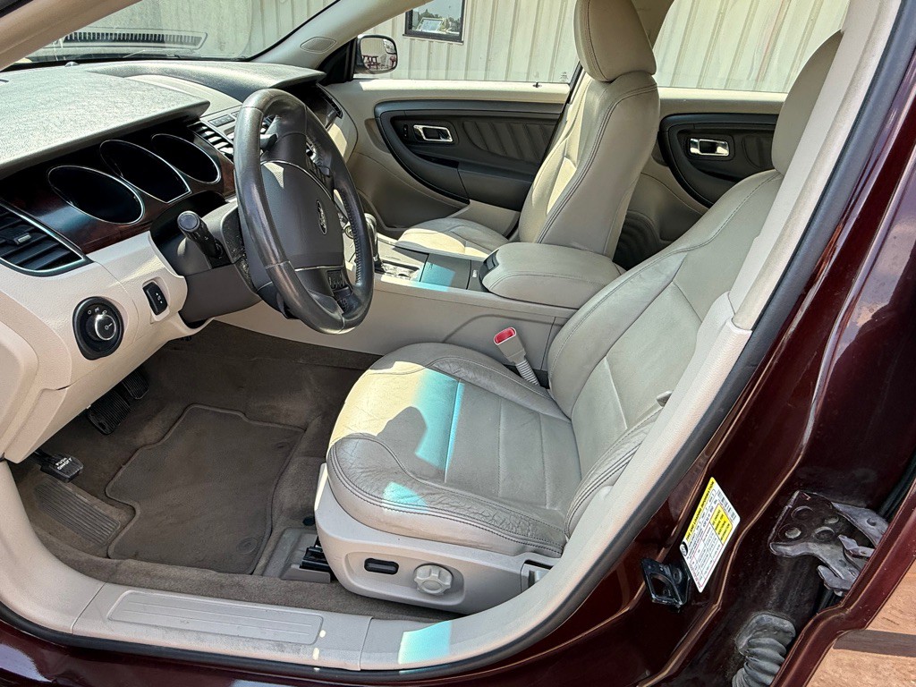 2012 Ford Taurus Image 13