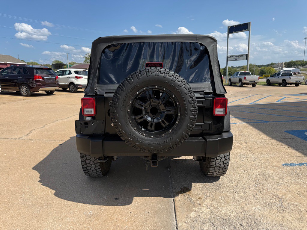 2012 Jeep Wrangler Image 4