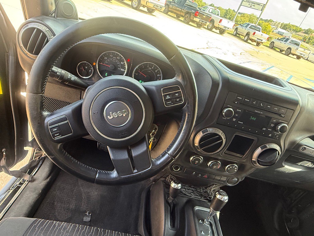2012 Jeep Wrangler Image 14