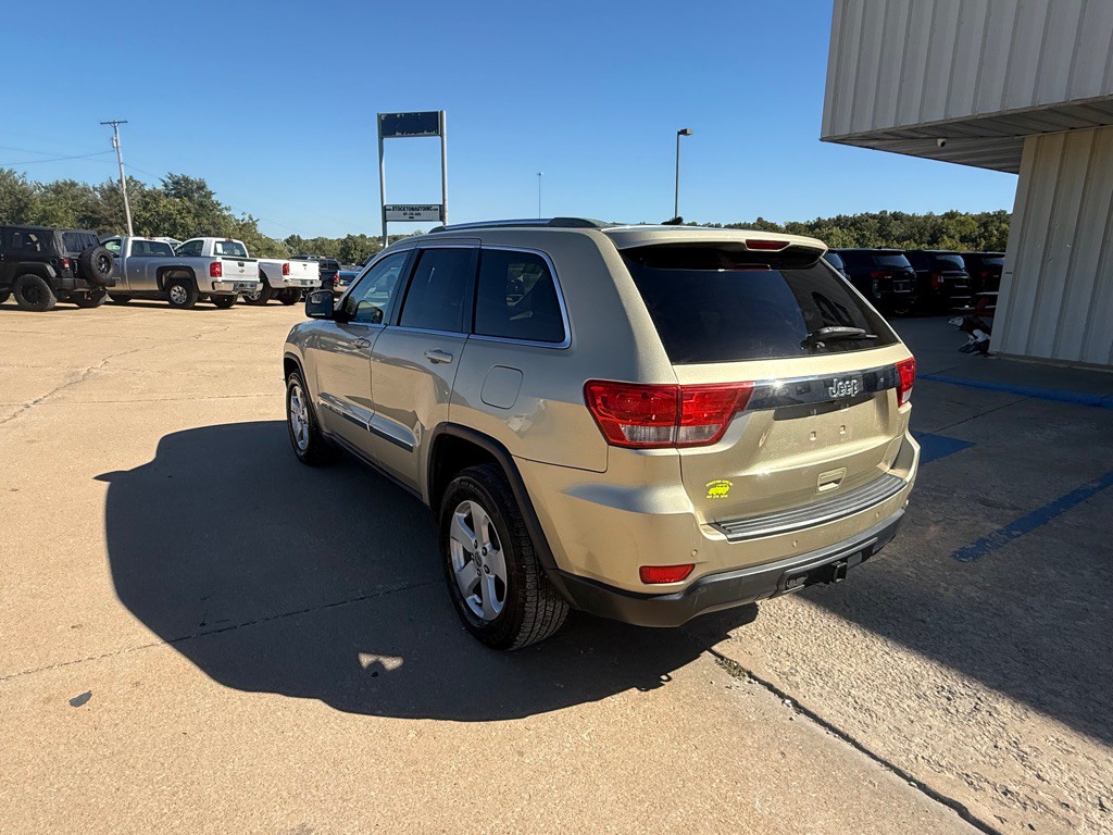 2011 Jeep Grand Cherokee Image 3
