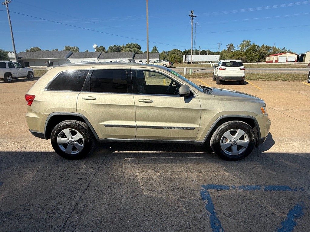 2011 Jeep Grand Cherokee Image 6