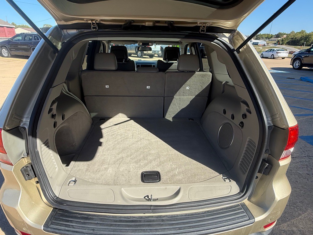 2011 Jeep Grand Cherokee Image 9