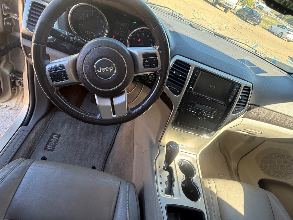 2011 Jeep Grand Cherokee Image 14
