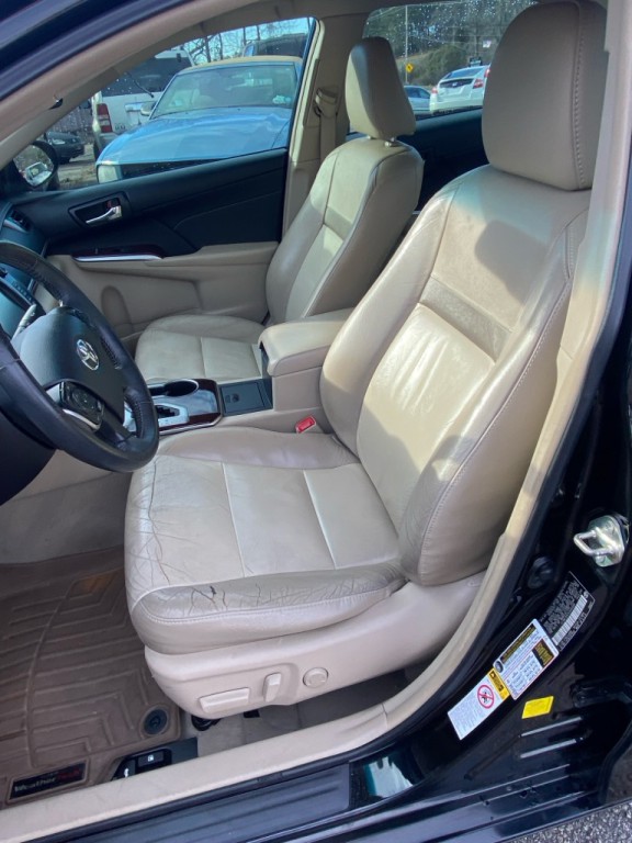 2014 Toyota Camry Image 8