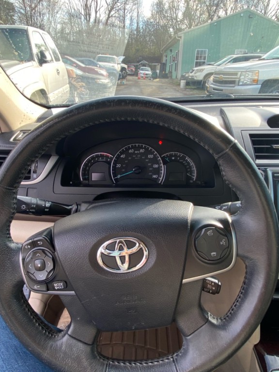 2014 Toyota Camry Image 10