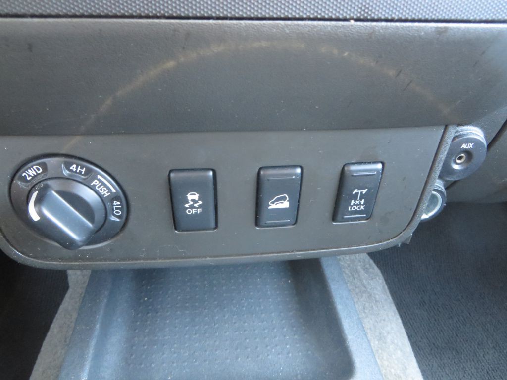 2012 Nissan Xterra Image 21