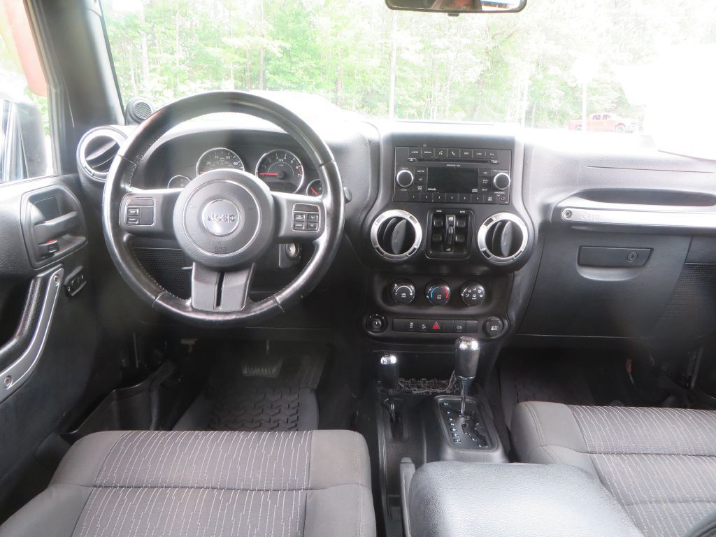 2011 Jeep Wrangler Unlimited Image 9
