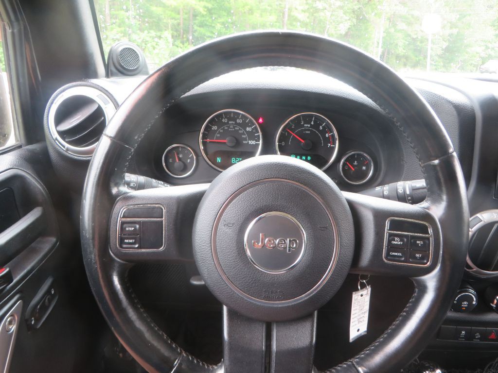 2011 Jeep Wrangler Unlimited Image 11