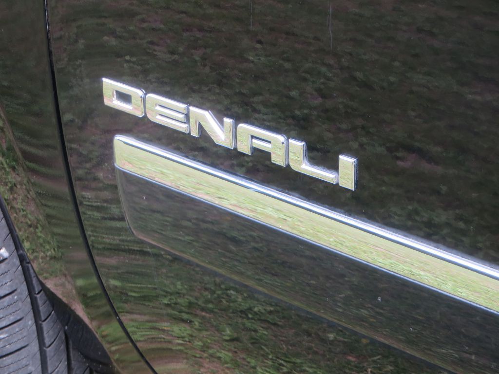 2010 GMC Yukon Image 9