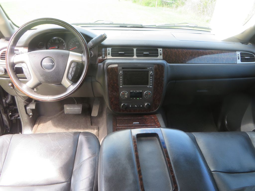 2010 GMC Yukon Image 14