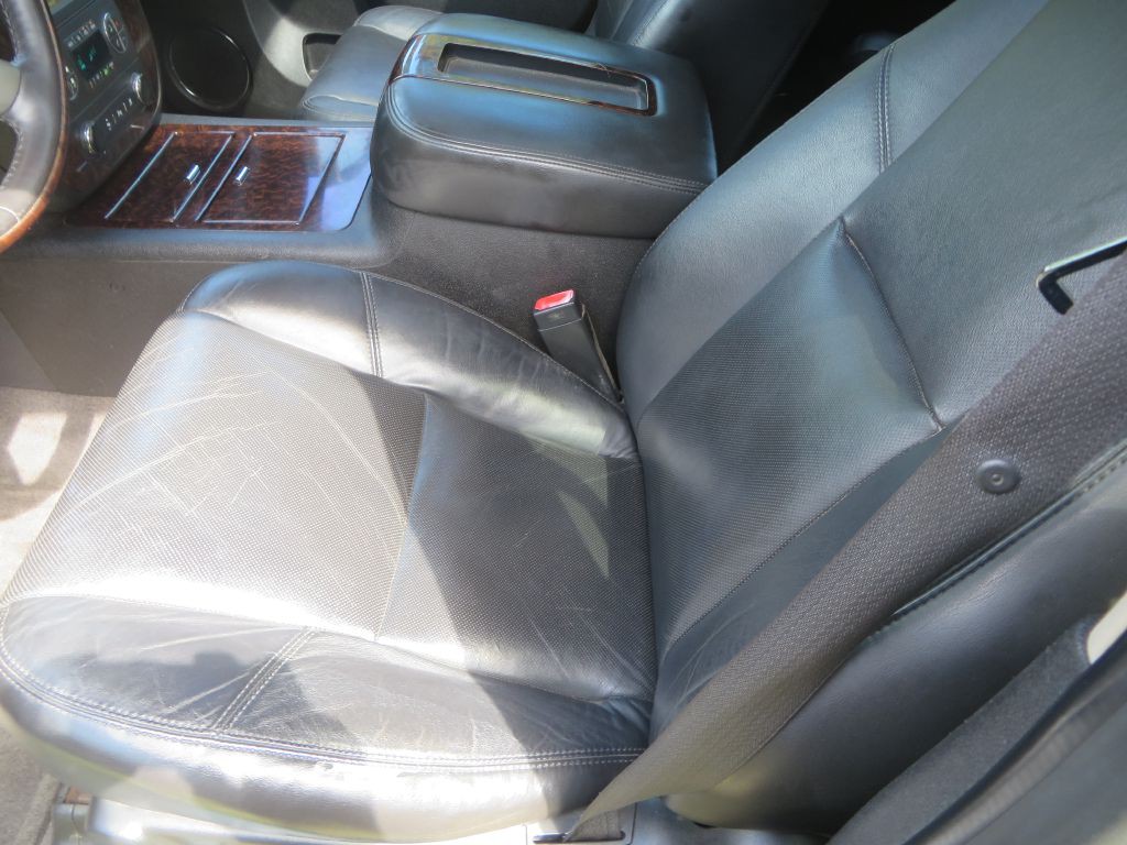 2010 GMC Yukon Image 28