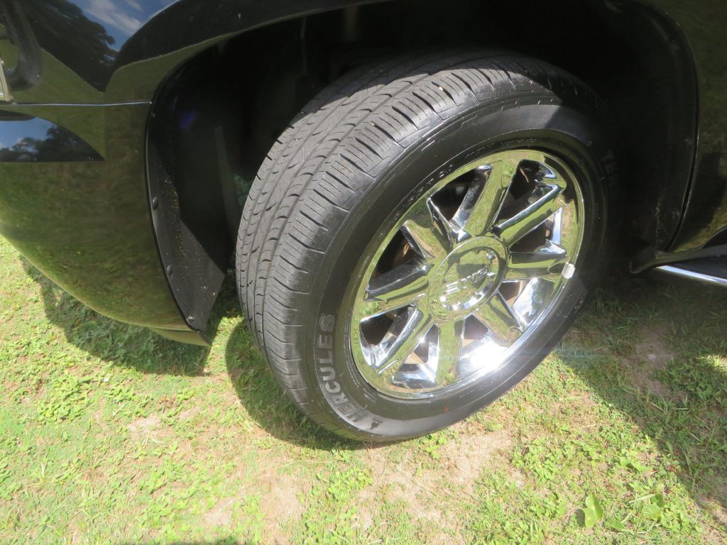 2010 GMC Yukon Image 35