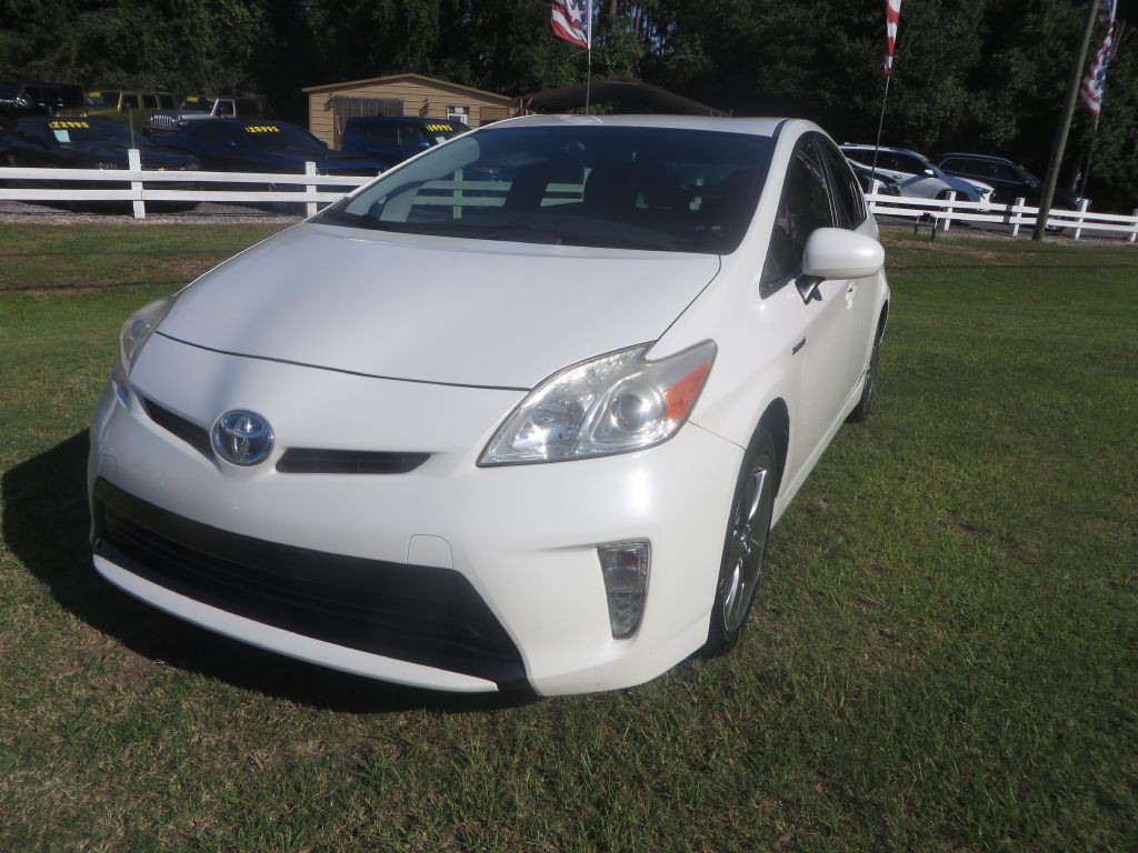 2013 Toyota Prius Image 2