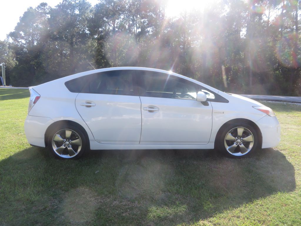 2013 Toyota Prius Image 5