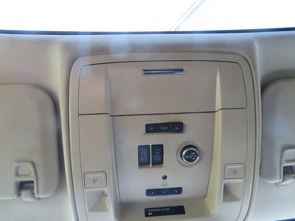 2017 Chevrolet Tahoe Image 22