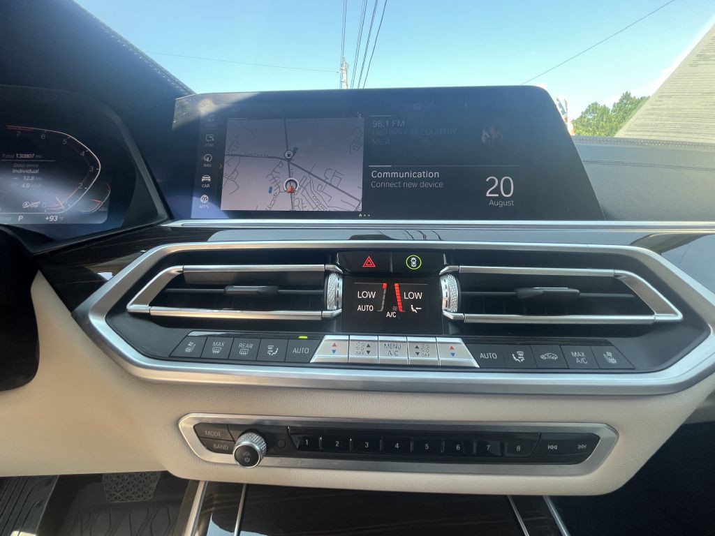 2020 BMW X7 Image 21