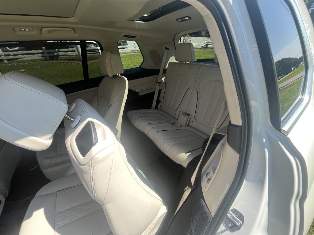 2020 BMW X7 Image 29