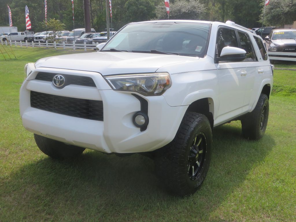 2015 Toyota 4Runner Image 2