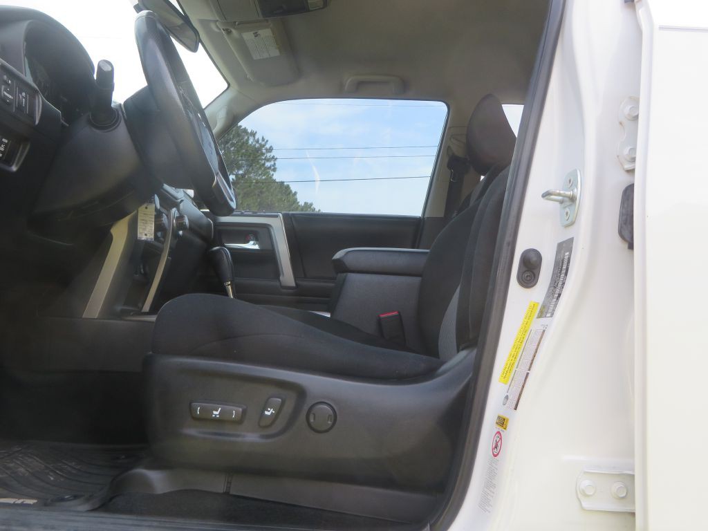 2015 Toyota 4Runner Image 10