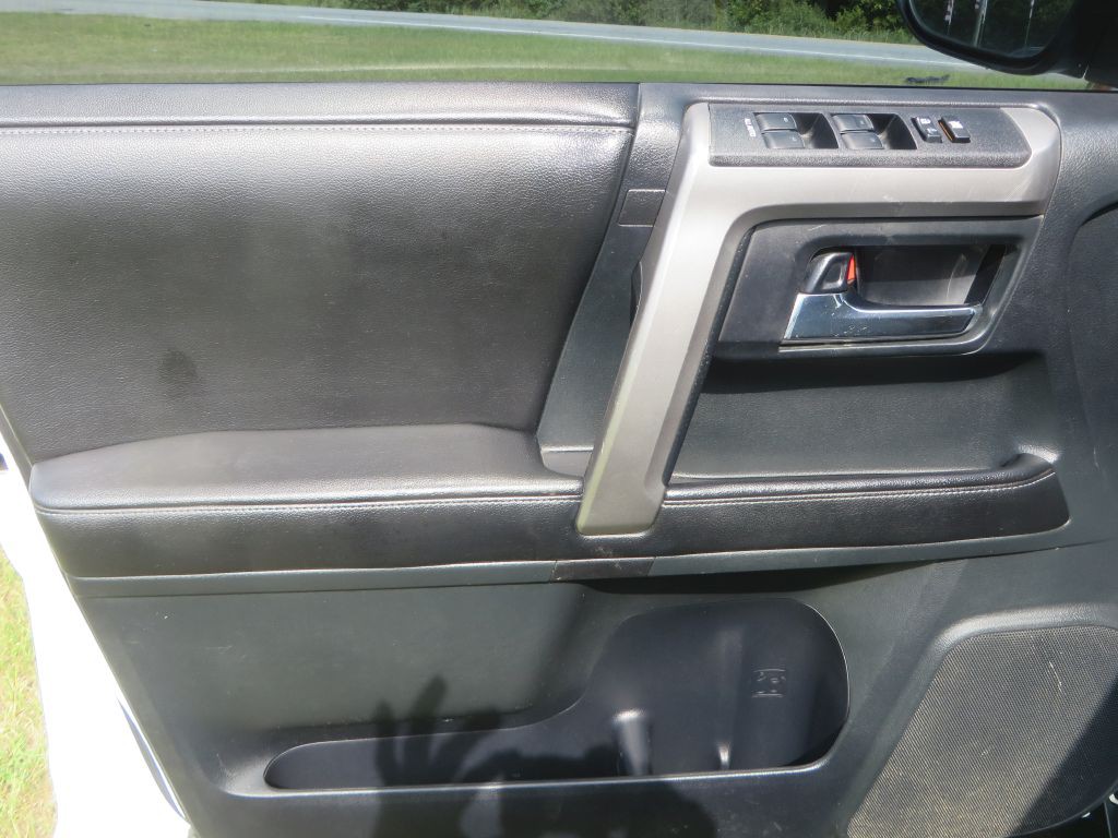 2015 Toyota 4Runner Image 11