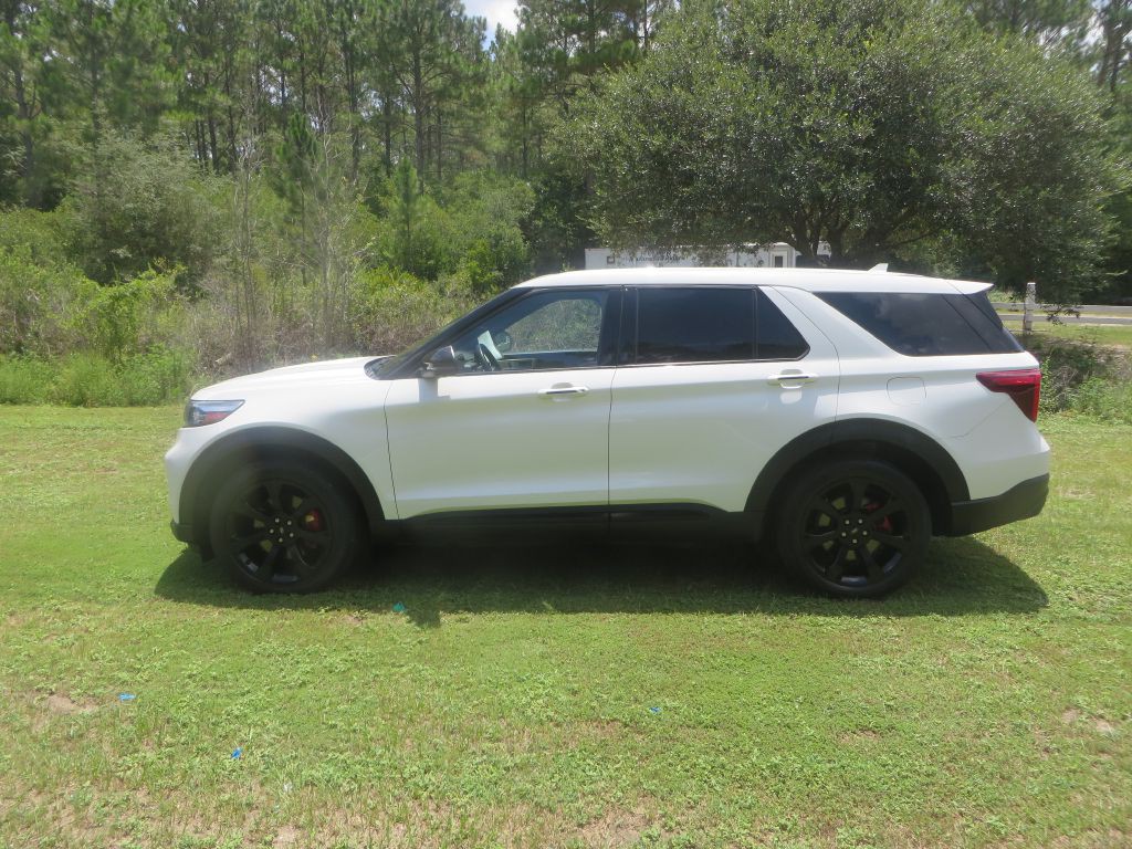 2021 Ford Explorer Image 1