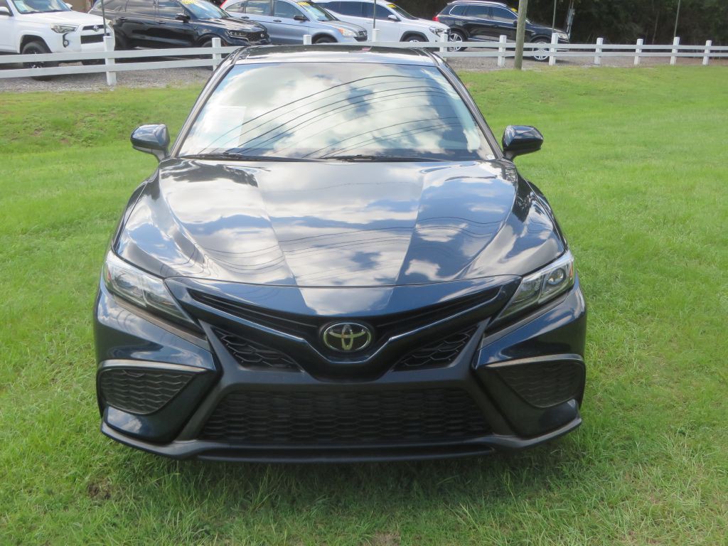 2021 Toyota Camry Image 3