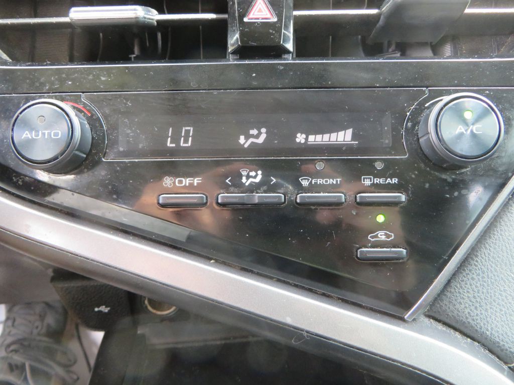 2021 Toyota Camry Image 20