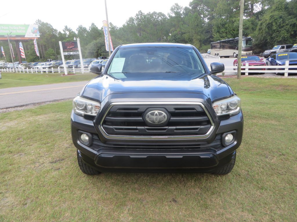 2018 Toyota Tacoma Image 3