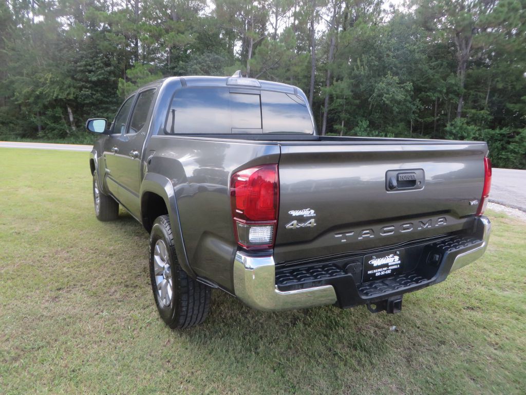 2018 Toyota Tacoma Image 8