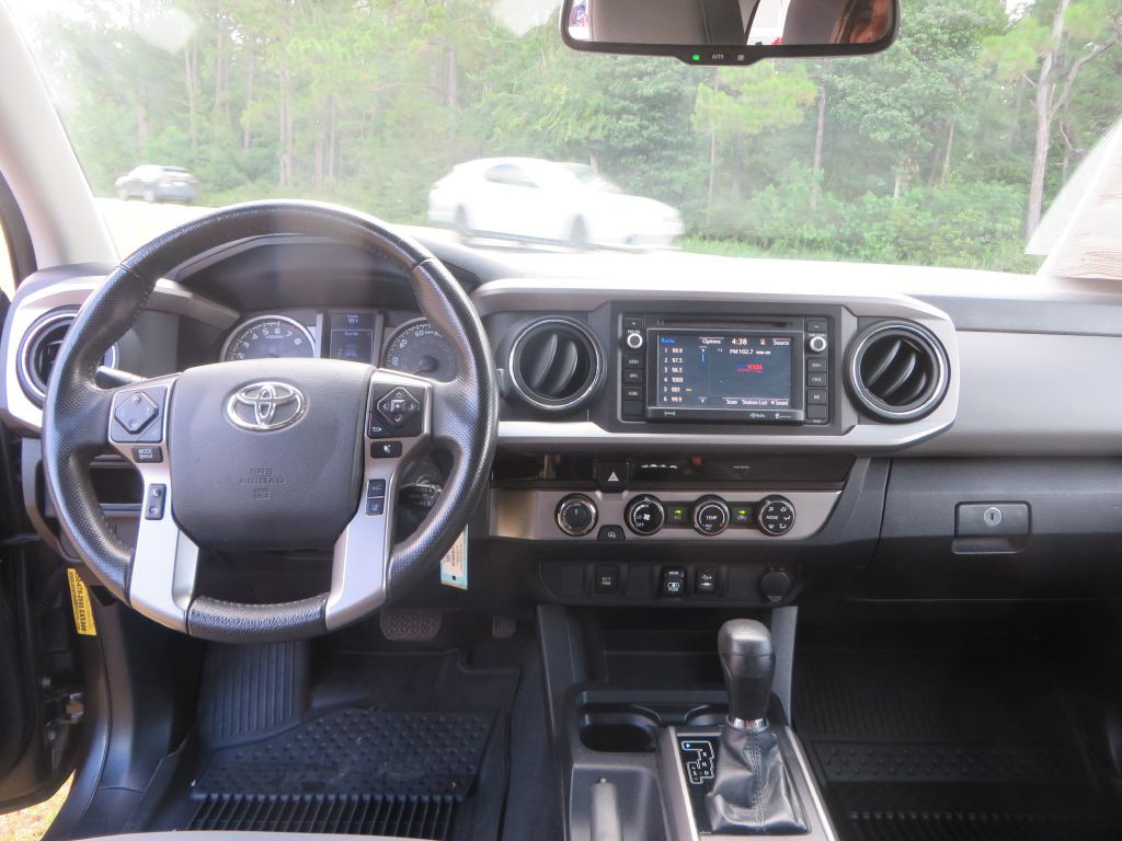 2018 Toyota Tacoma Image 15