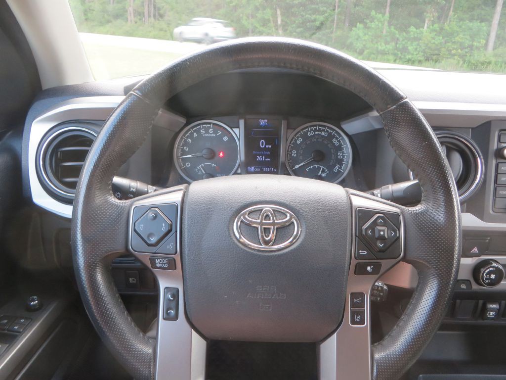 2018 Toyota Tacoma Image 16