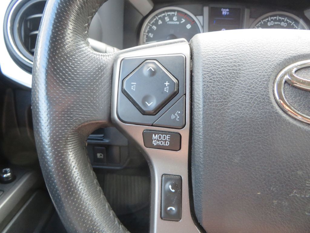 2018 Toyota Tacoma Image 19