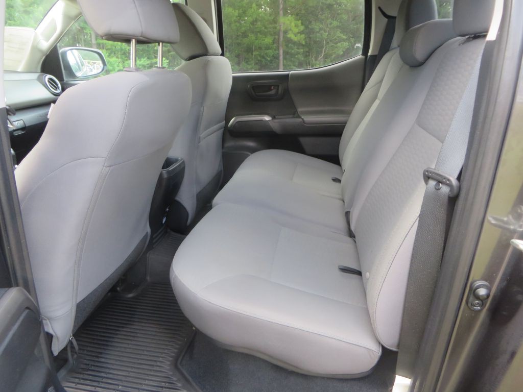 2018 Toyota Tacoma Image 28