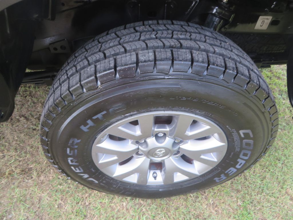 2018 Toyota Tacoma Image 30