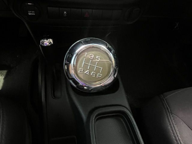 2013 Jeep Wrangler Image 16