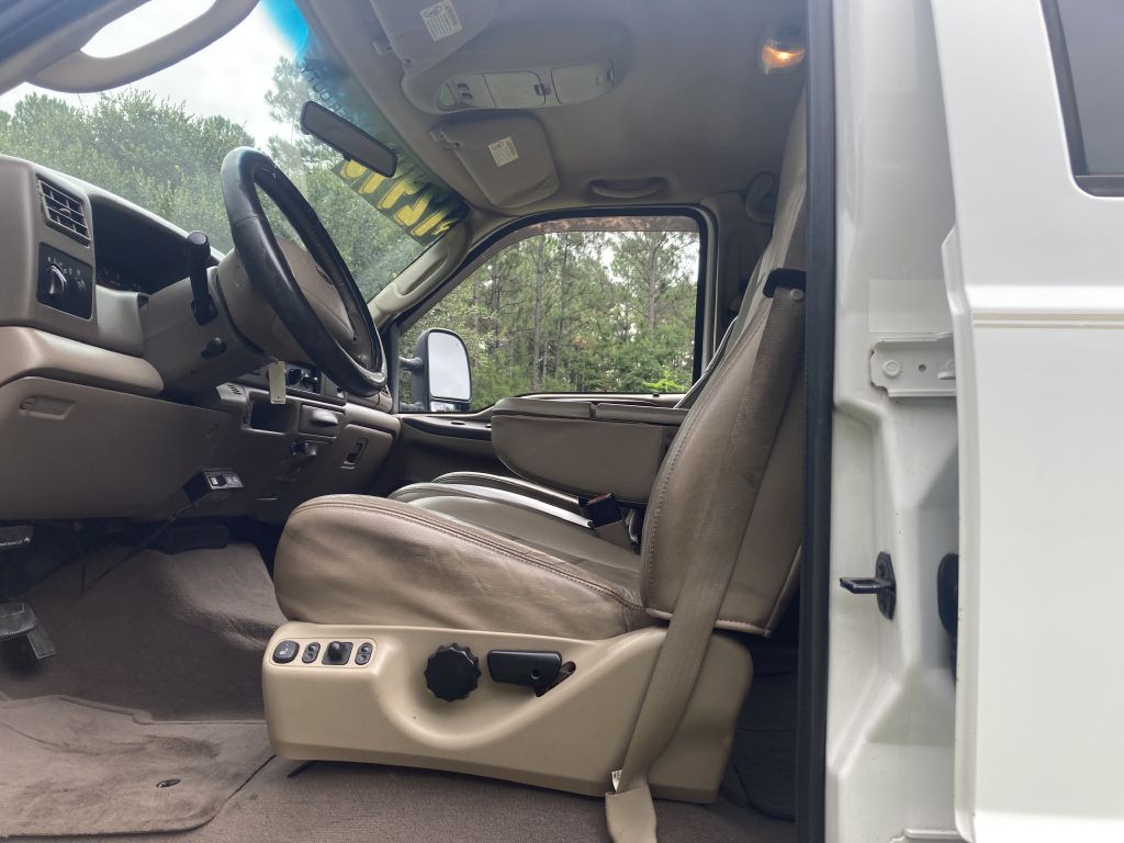 2004 Ford F-350 Image 13