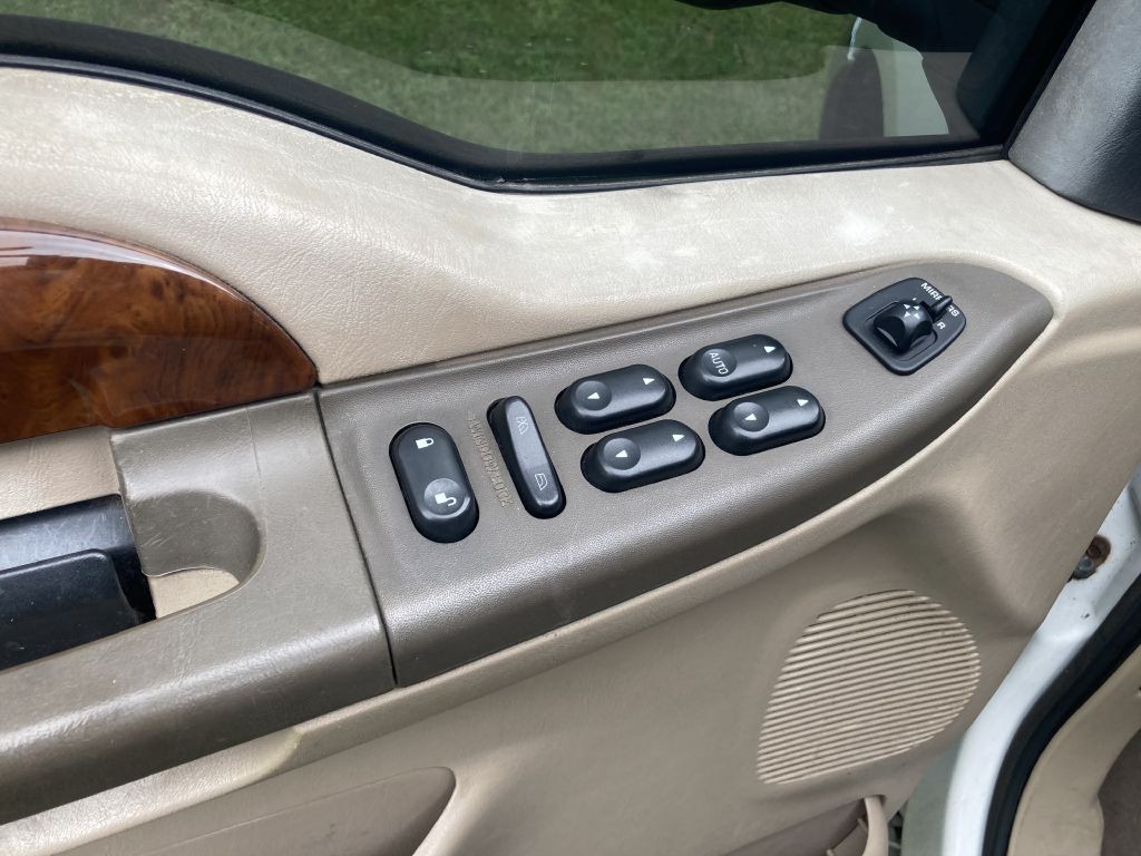 2004 Ford F-350 Image 15