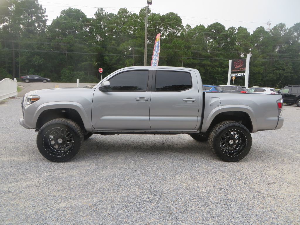 2020 Toyota Tacoma Image 1